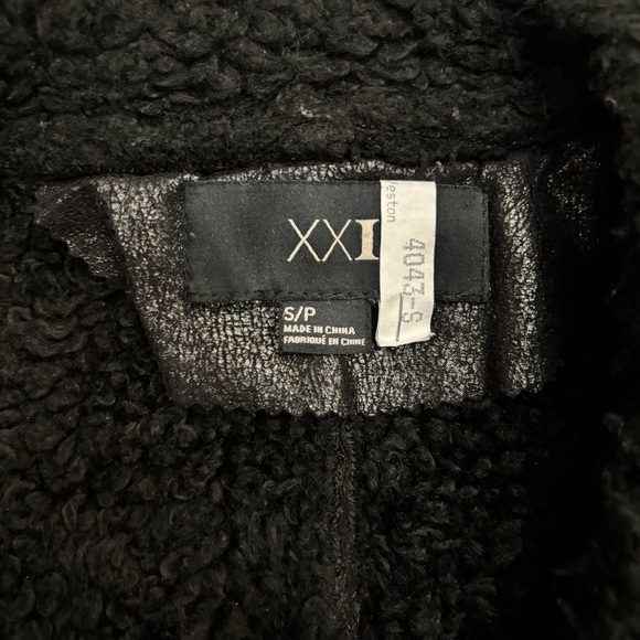 FAUX LEATHER SHEARLING VEST BLACK S - Picture 4 of 5